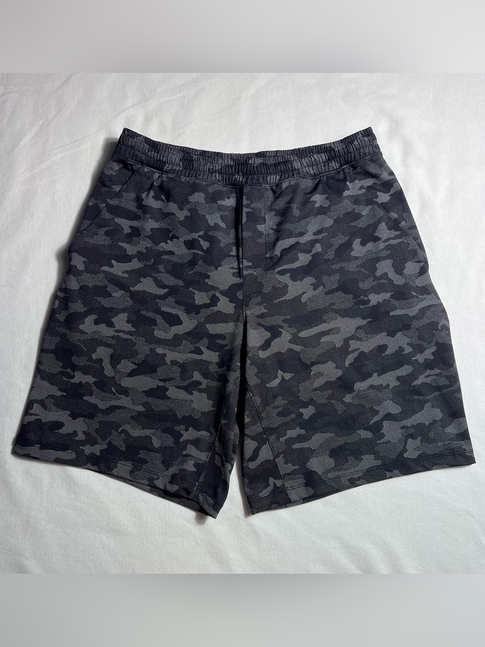 Lululemon Pace Breaker Shorts Mens Large Black Gray Camo 9” Lined Running Gym